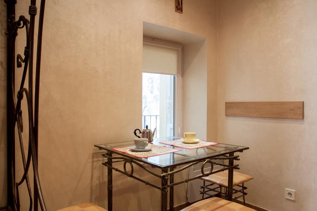 Apartment Roksolana 2 ลวีฟ ภายนอก รูปภาพ